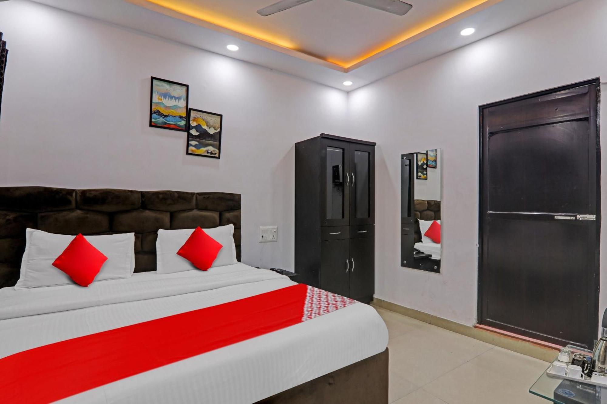 Oyo Flagship 81064 Chaudhary In Hotel Gorakhpur Exterior photo